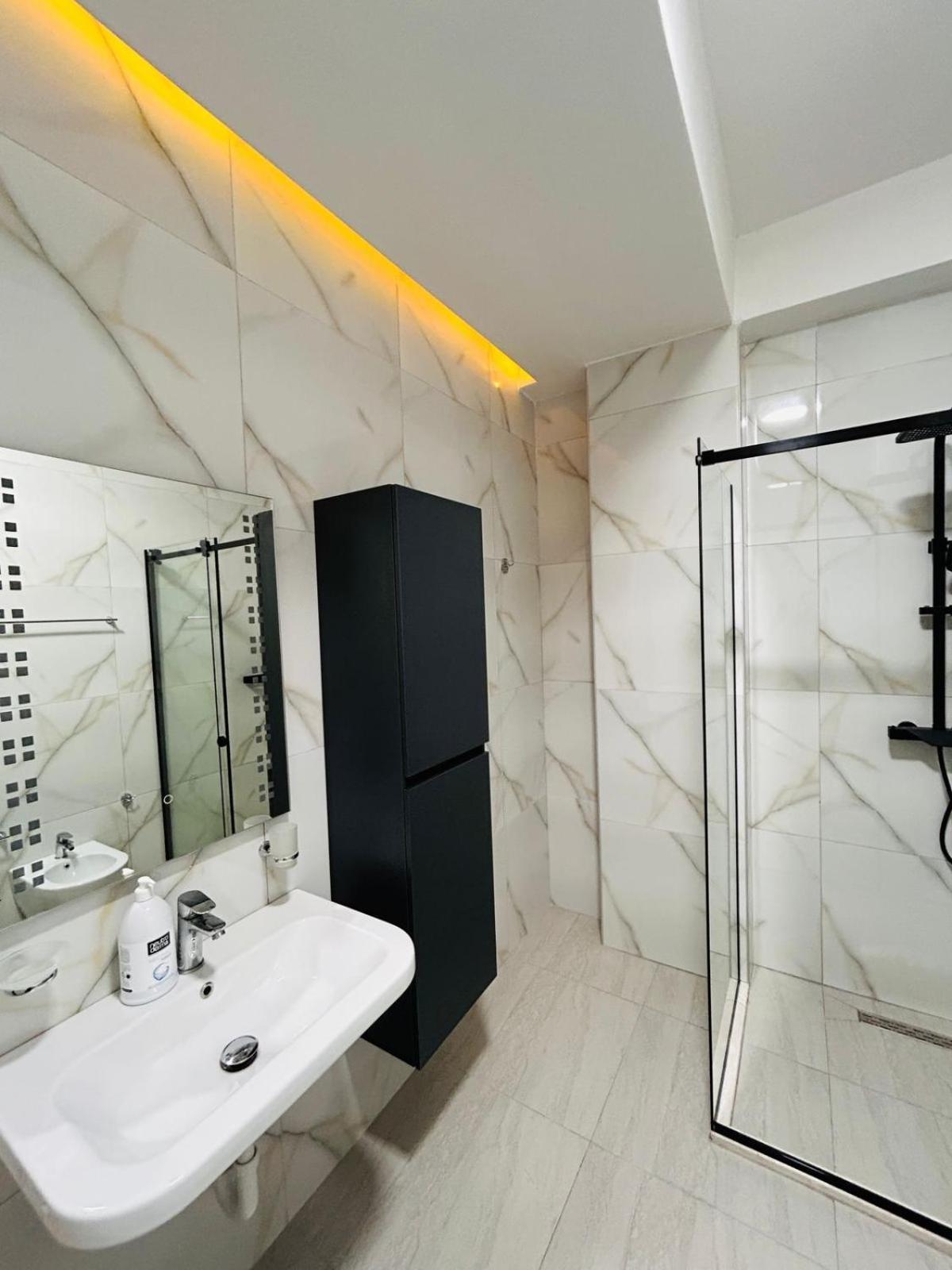 Picasso Apartment טיראנה מראה חיצוני תמונה